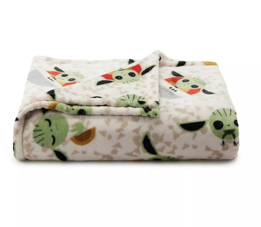 Star Wars Mandalorian Plush Throw