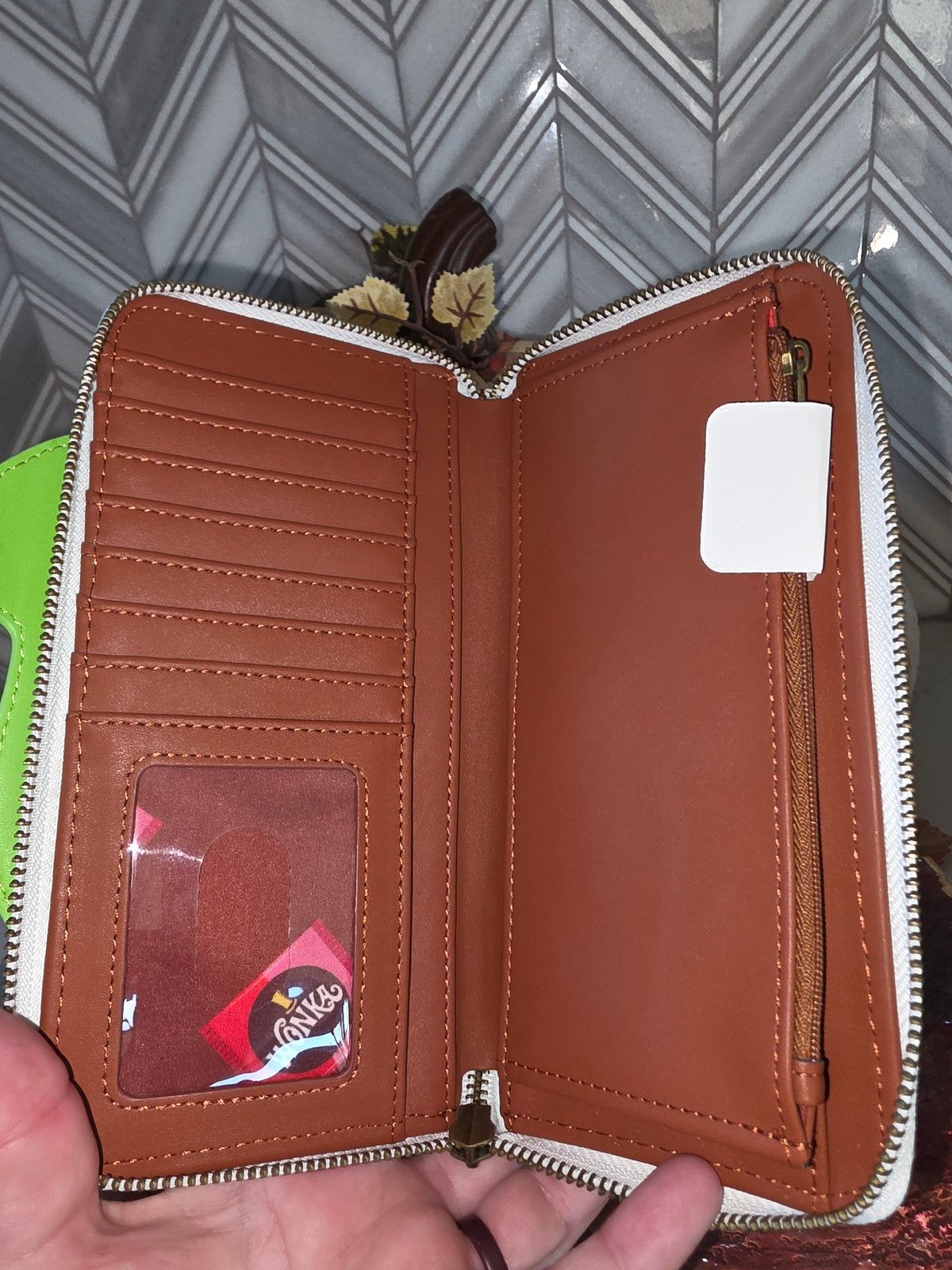 WALLET: Willy Wonka and the Chocolate Factory Oompa Loompa Zip Around Wallet