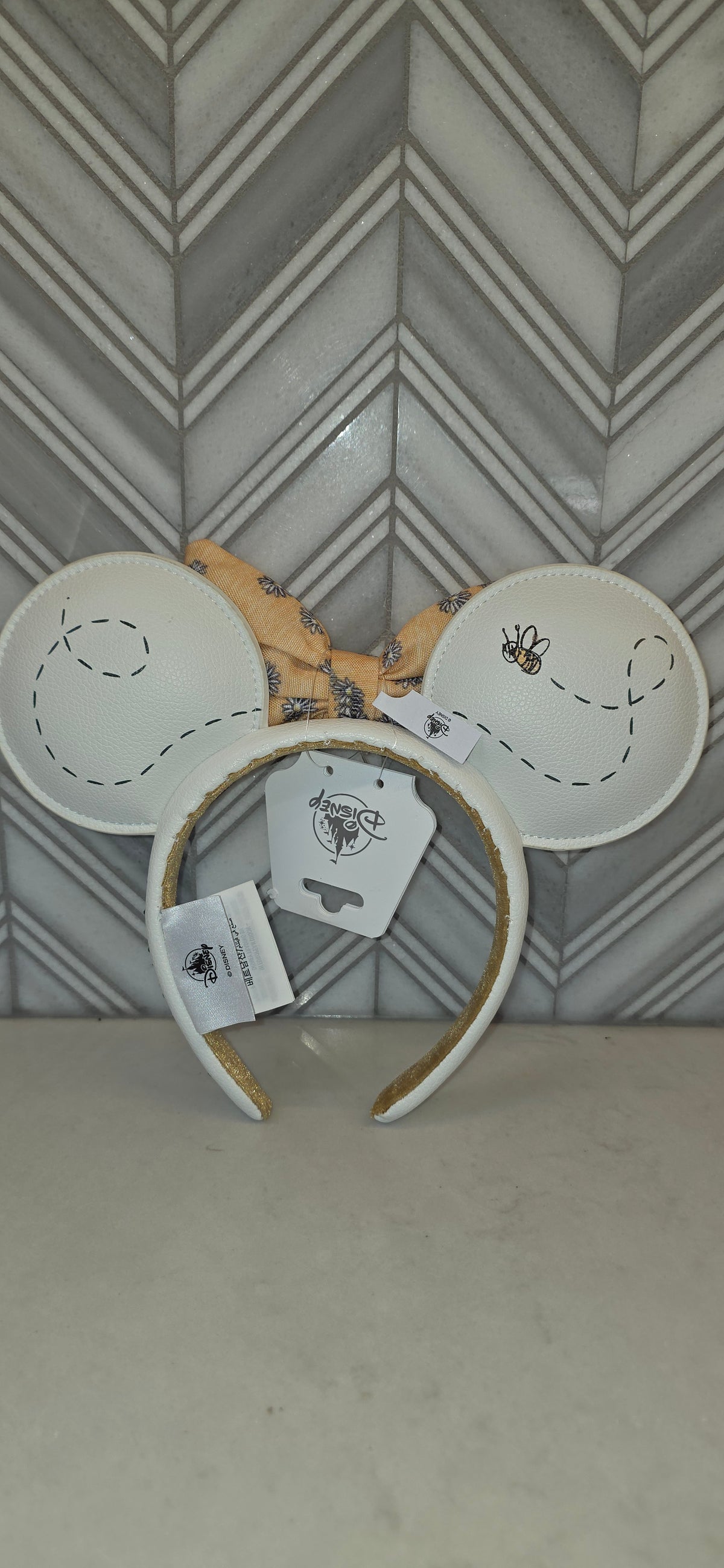 EARS: Disney Parks Winnie the Pooh Nice for Piknick Ears Headband