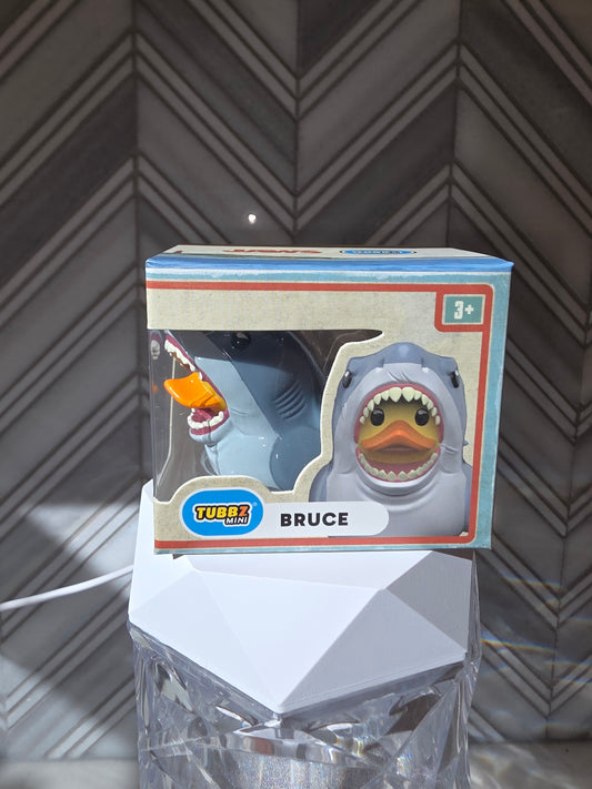 TOYS: Universal Studios JAWS Movie Bruce the Shark Rubber Ducky Jeep Ducking