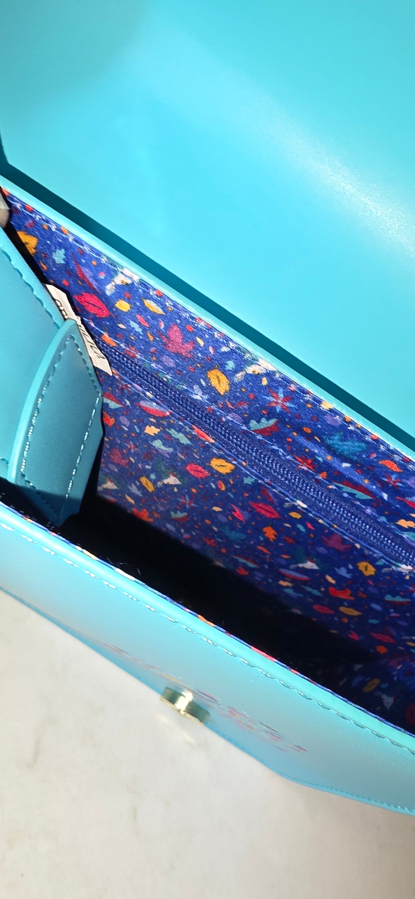 CB: Loungefly Disney Pocahontas Just Around the Riverbend Crossbody