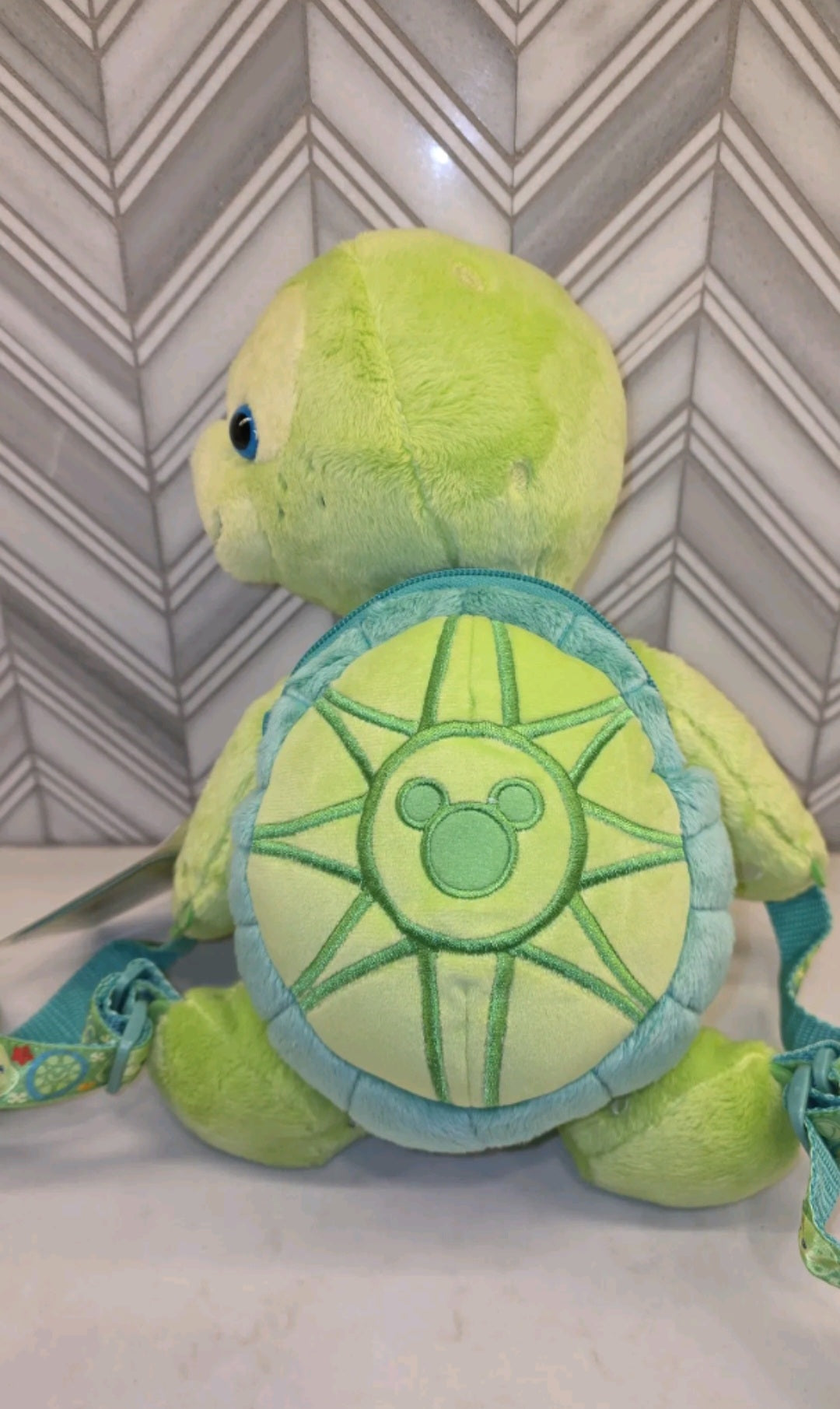 BP: Disney Parks Aulani Resort and Spa 'Olu Plush Mini Backpack