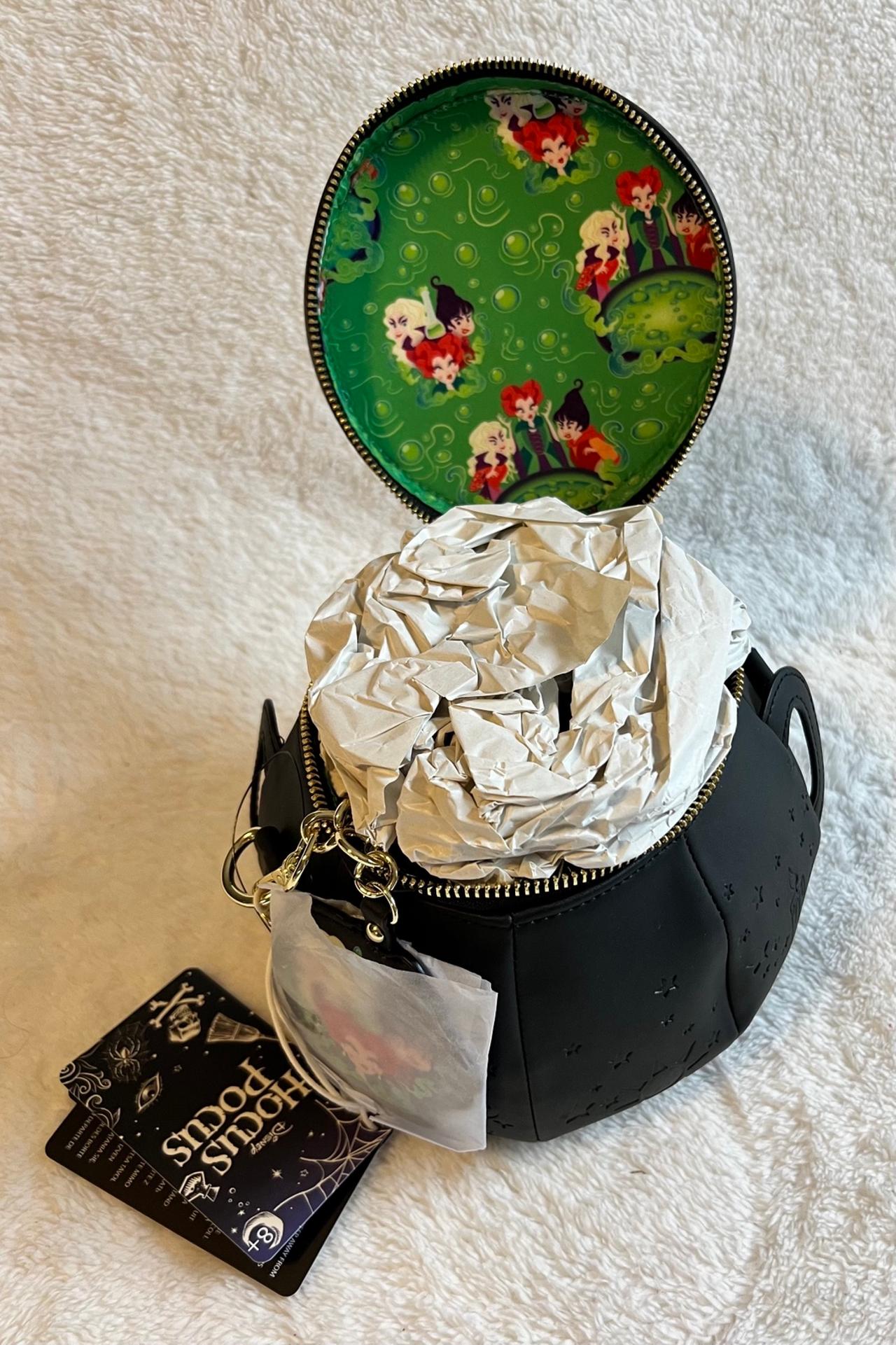 Disney Hocus Pocus Winifred Sanderson Lenticular Cauldron Crossbody Bag