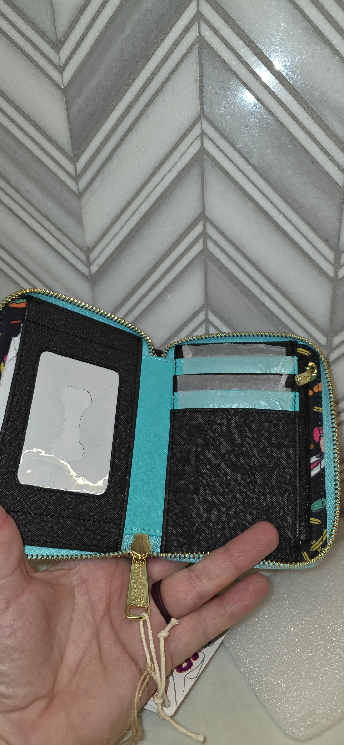 Warner Bros Scooby Doo Munchies Zip Around Wallet