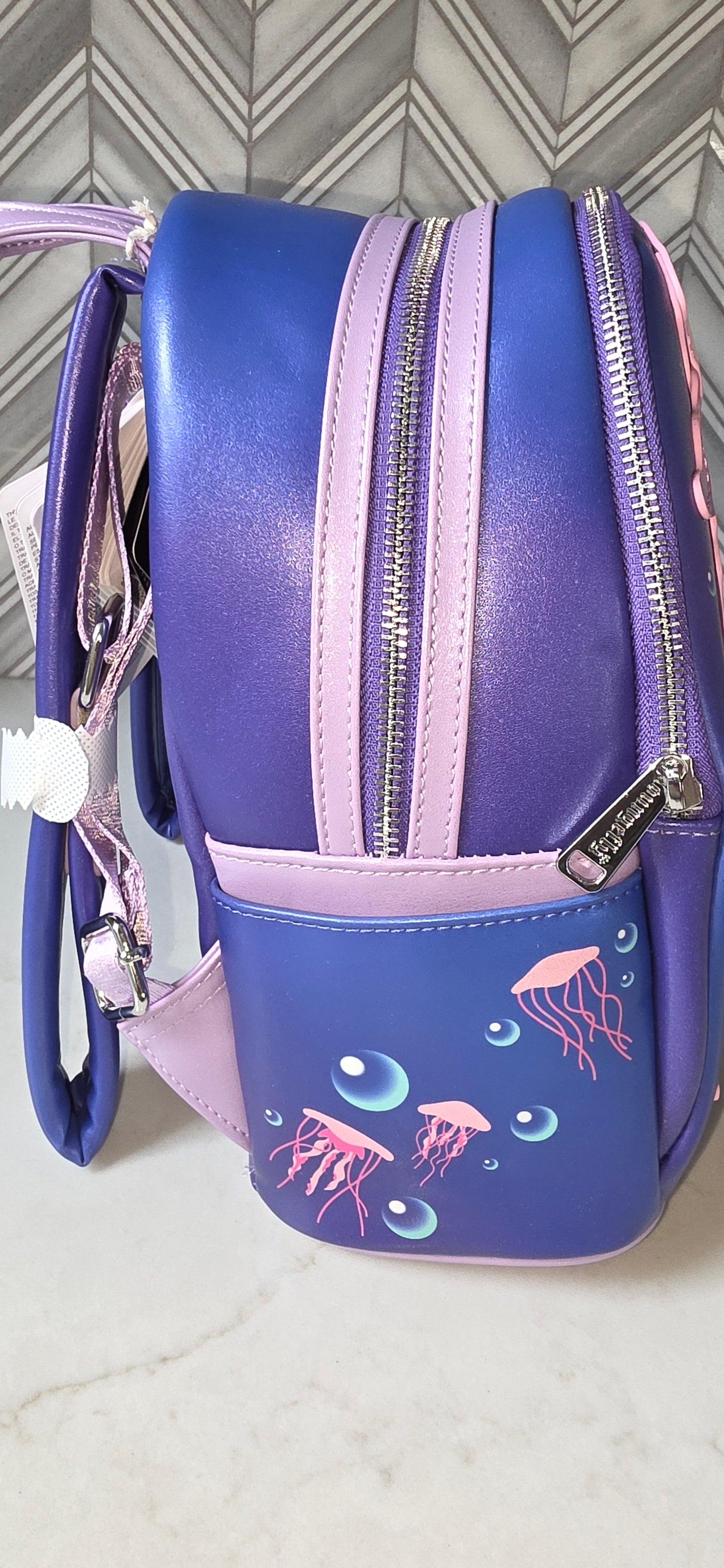 BP: Loungefly Seaworld Jellyfish Lightup Mini Backpack