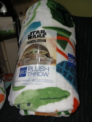 Star Wars Mandalorian Plush Throw